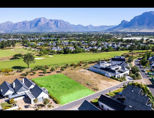 1,317M² VACANT LAND FOR SALE IN PEARL VALLEY GOLF & COUNTRY ESTATE